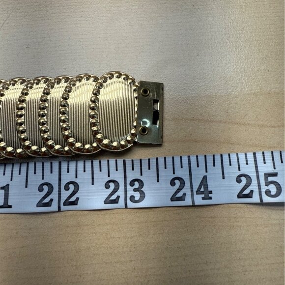 Vintage Gold-Tone Elastic Stretch Waist Belt With Embossed Oval Panels - Picture 6 of 7